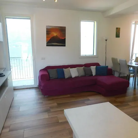 Haus Am See Ferienhaus Porto Valtravaglia
